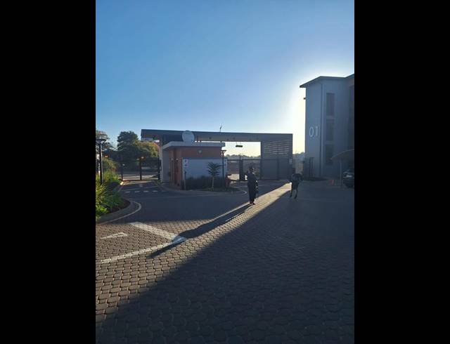 2 BEDROOM APARTMENT FOR SALE IN GLEN MARAIS